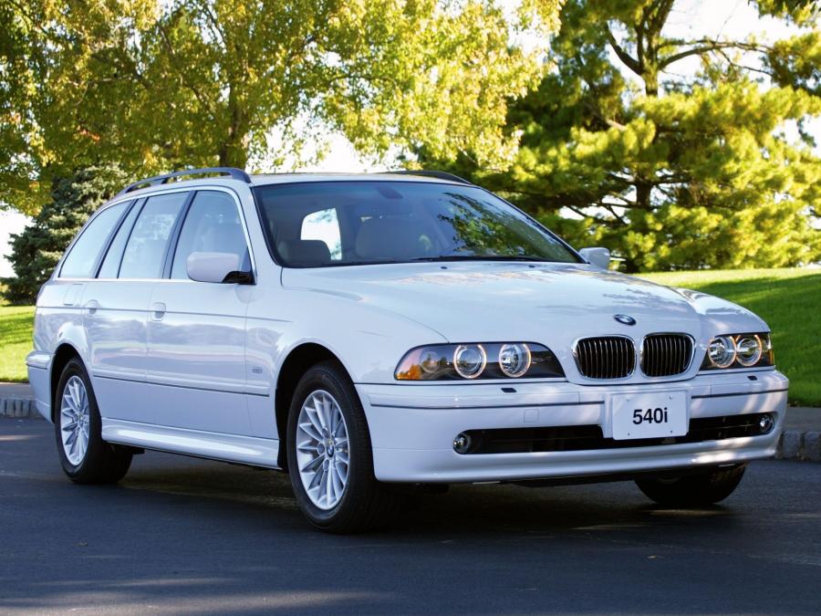  BMW 540i Touring 2000 года  (US) (фото 3 из 4)